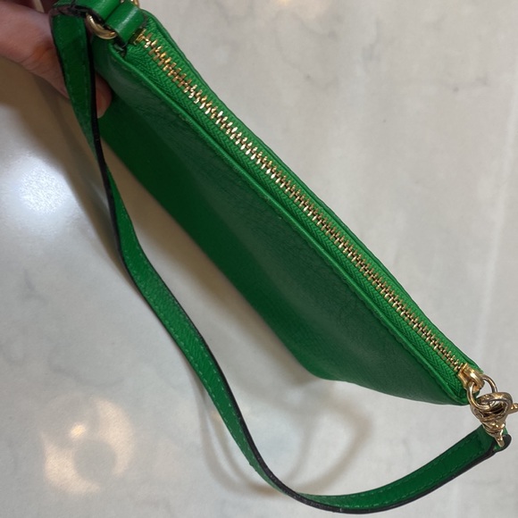 MK green wristlet - Picture 6 of 6